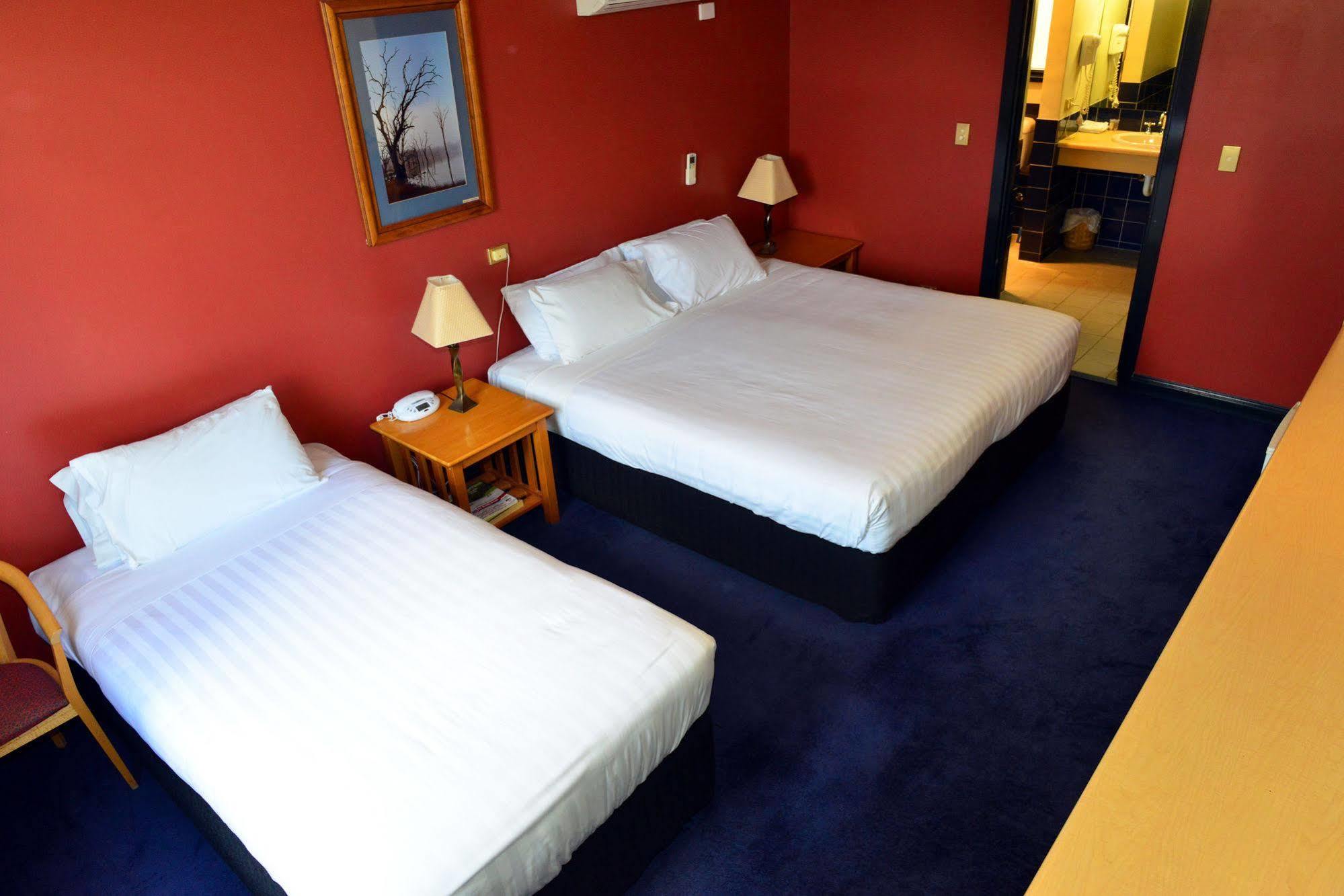 Waikerie Hotel Motel Экстерьер фото
